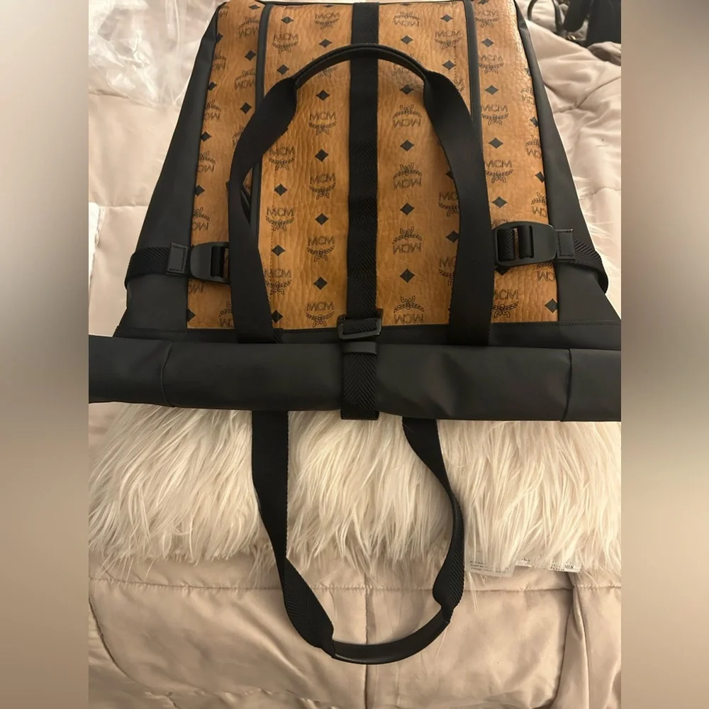 Authentic MCM Large Shopper - Picture 1 of 11